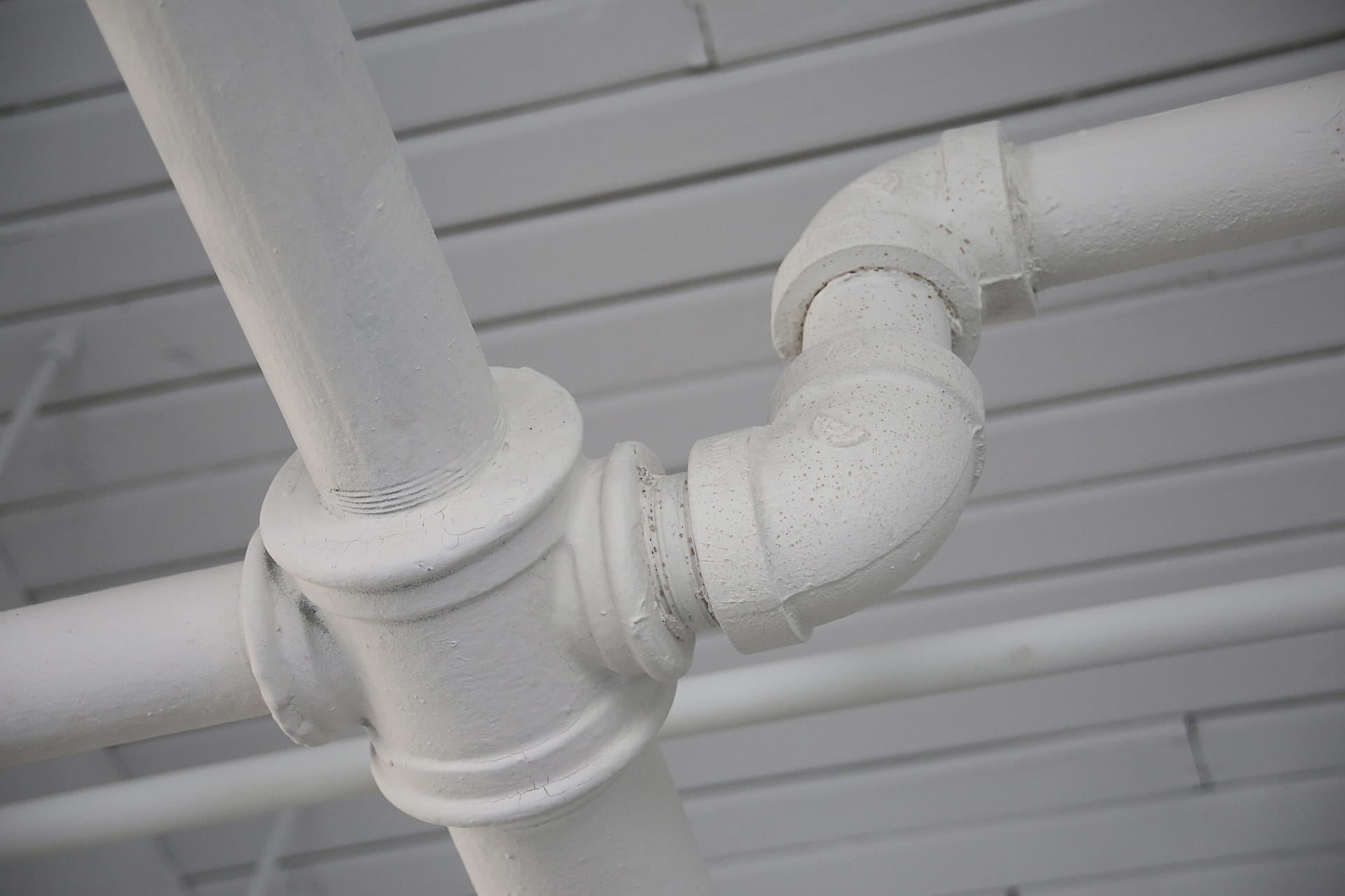 What to Do When a Pipe Bursts in Your Home